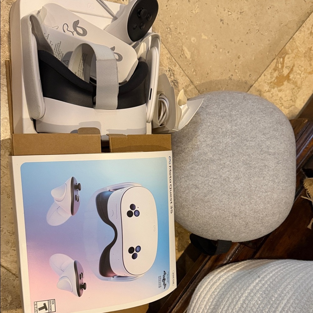 Meta Quest 3S 256GB VR Headset with Controllers